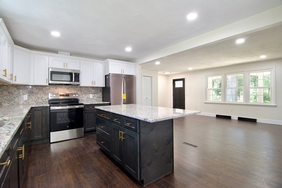 12 Dwight Street Photo 13