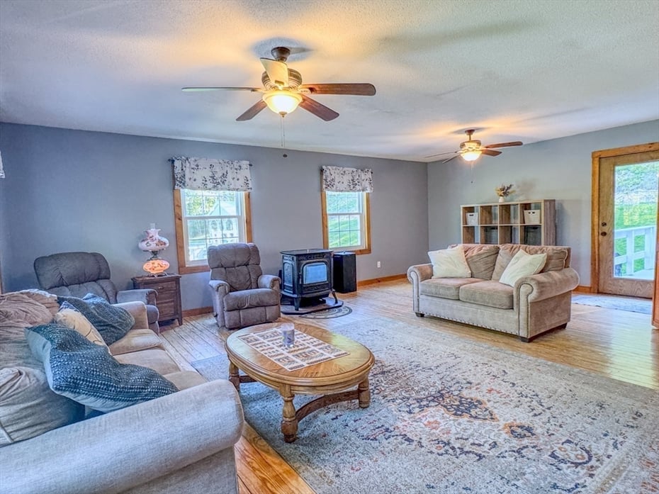 609 Gulf Road Photo 14