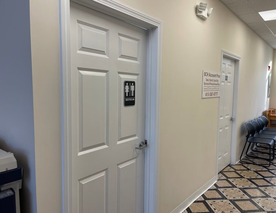 245 Russell St Photo 27