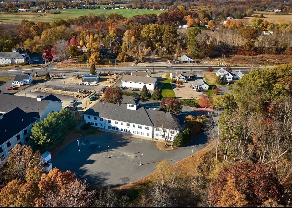 245 Russell St Photo 12