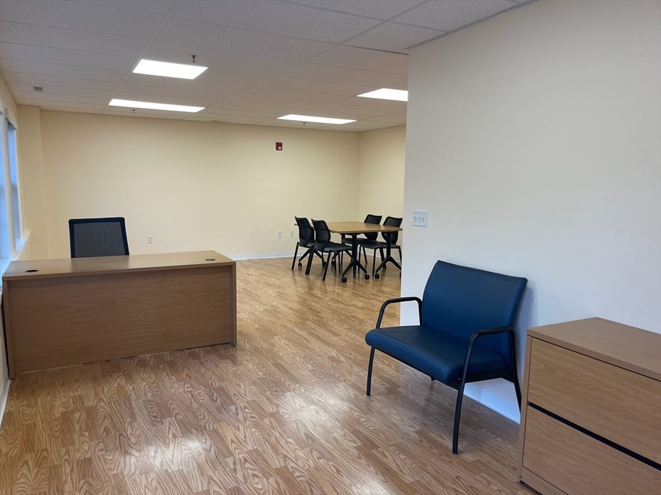 245 Russell St Photo 18