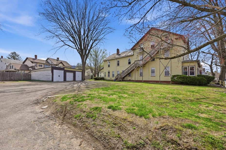 17 Adams St Photo 11