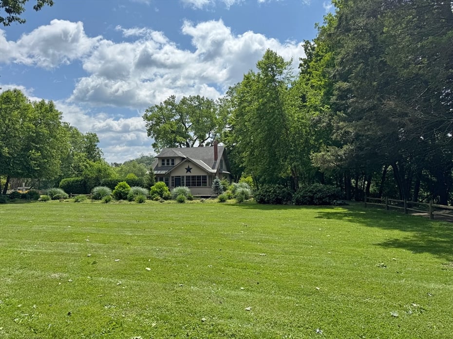 22 Conway Drive Photo 1