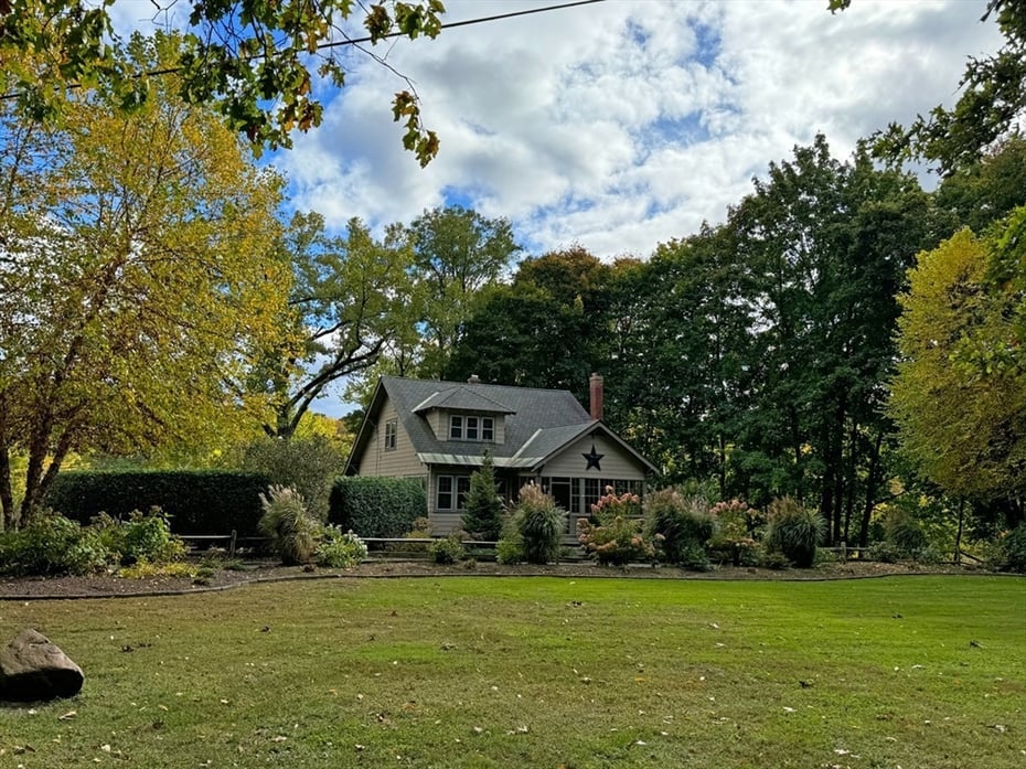 22 Conway Drive Photo 3