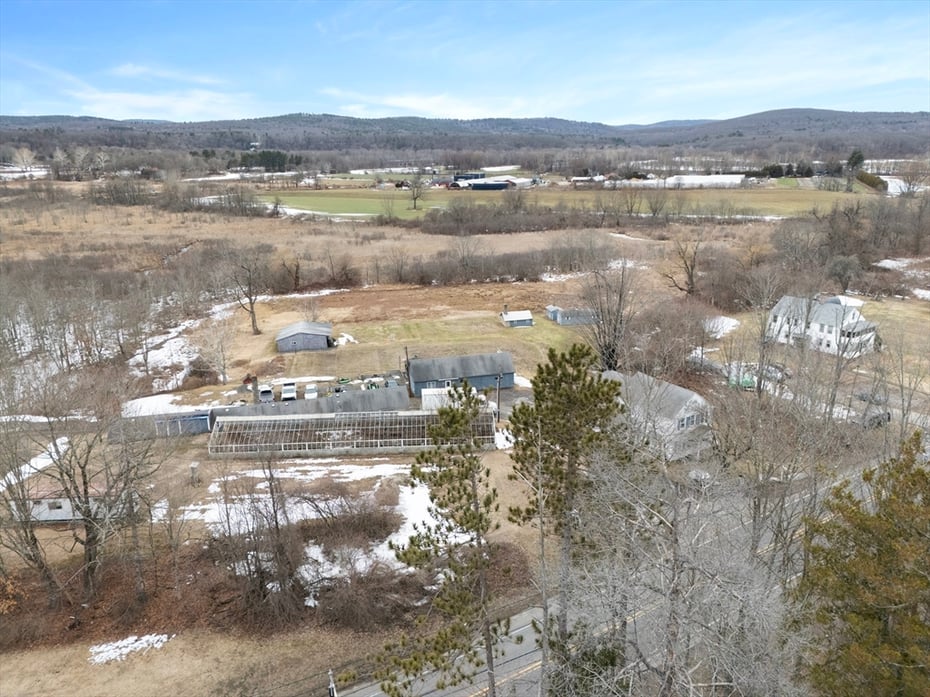 345 Greenfield Road Photo 4