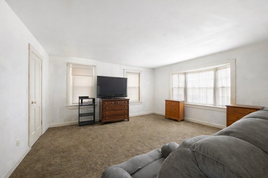 345 Greenfield Road Photo 21