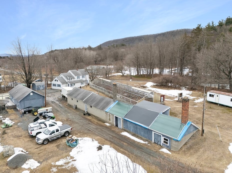 345 Greenfield Road Photo 41