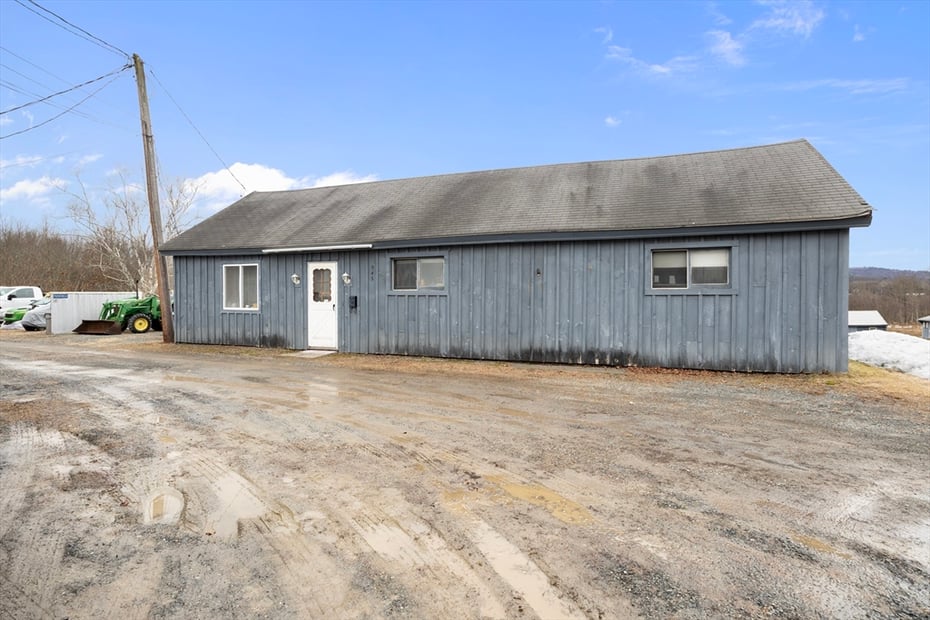 345 Greenfield Road Photo 10