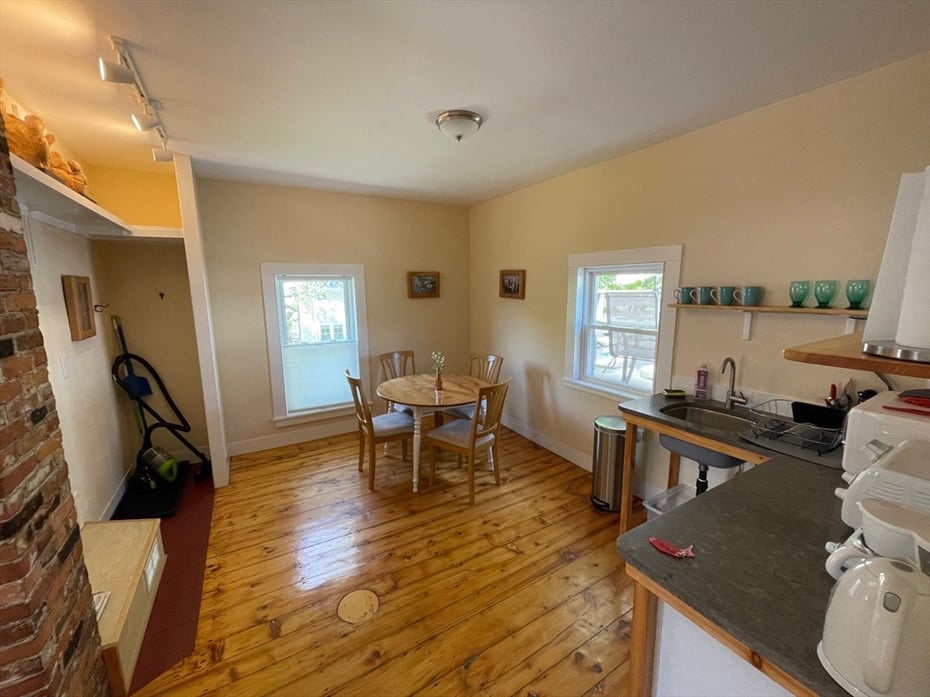 18-22 Baker Ave Photo 7
