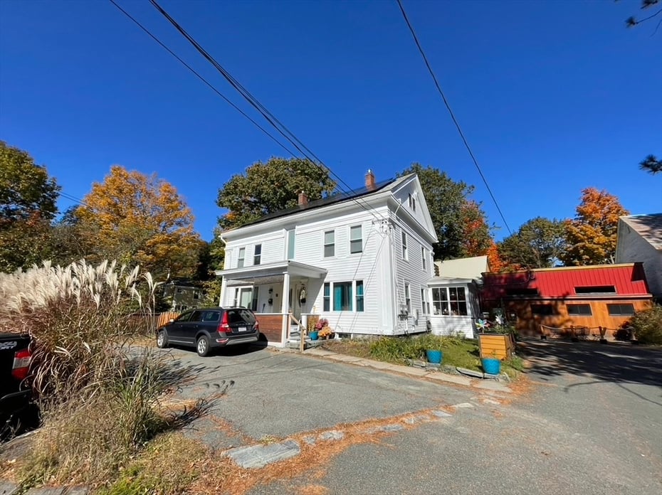 18-22 Baker Ave Photo 13