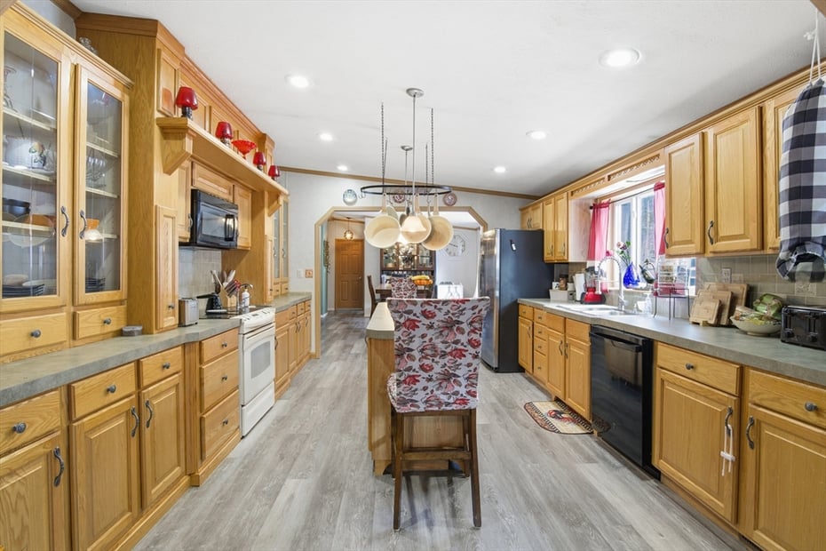 143 E Buckland Rd Photo 28