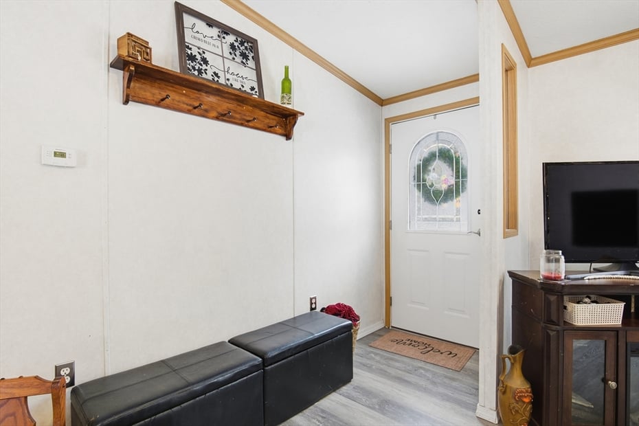 143 E Buckland Rd Photo 18