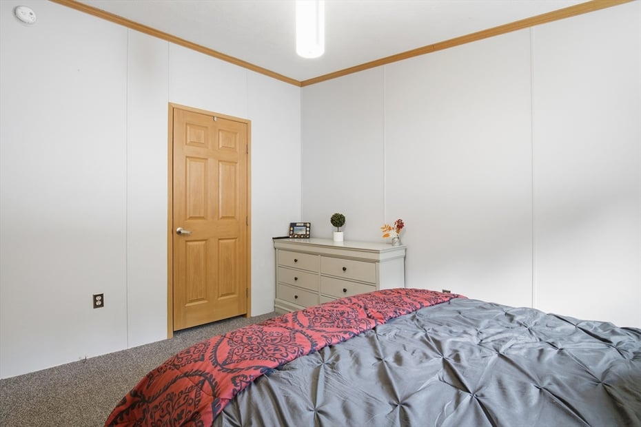 143 E Buckland Rd Photo 8