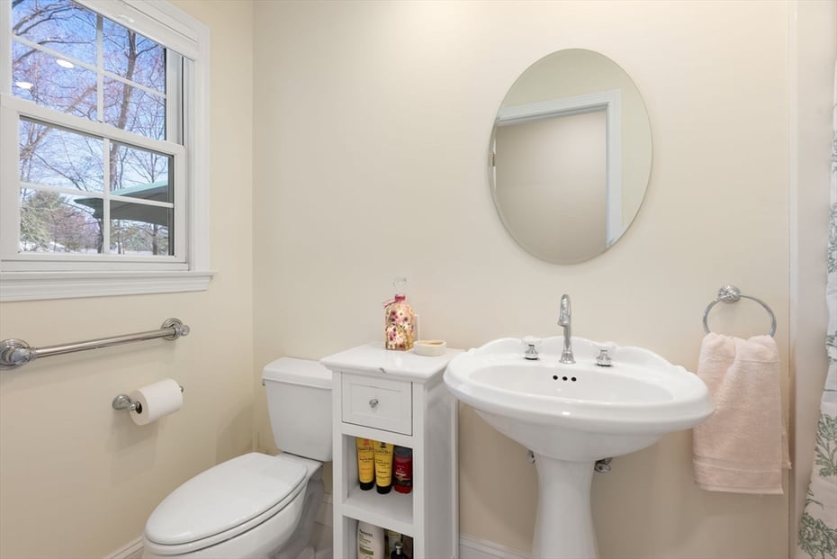 70 Salem Rd Photo 21