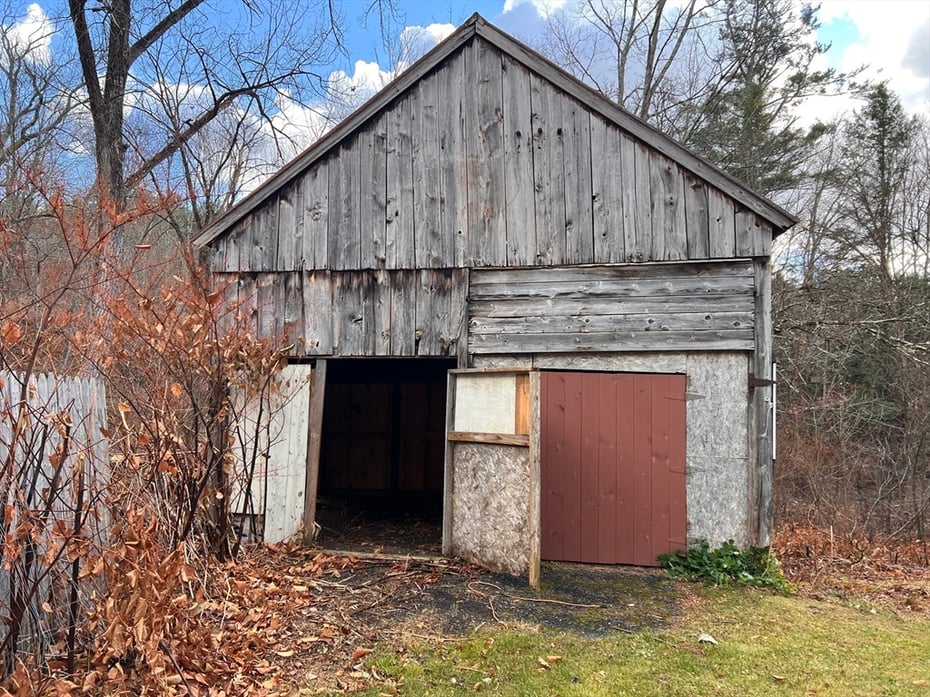 79 Berkshire Trail Photo 3