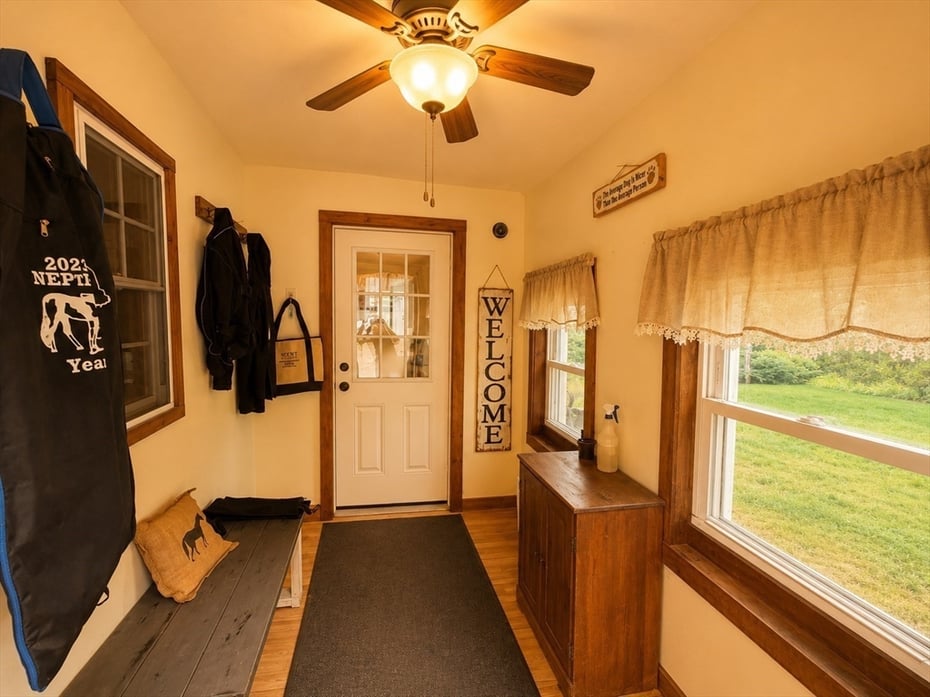 271 Lower Road Photo 13