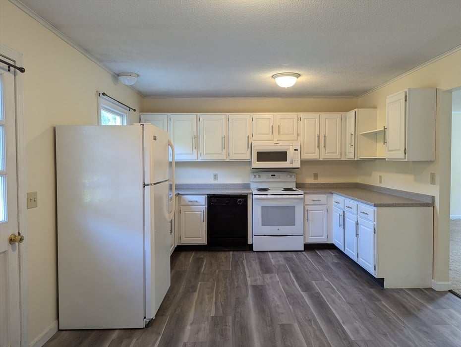 30 Long Plain Road  #B Photo 4