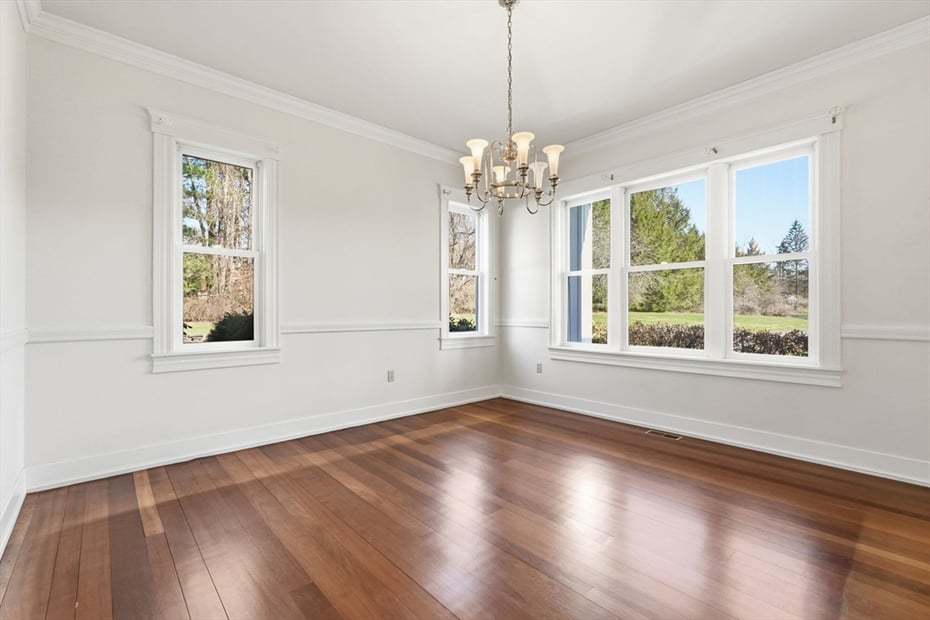 365 Middle St Photo 15