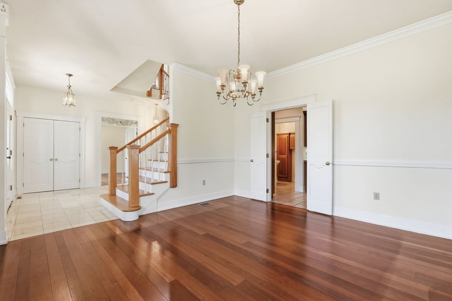 365 Middle St Photo 13