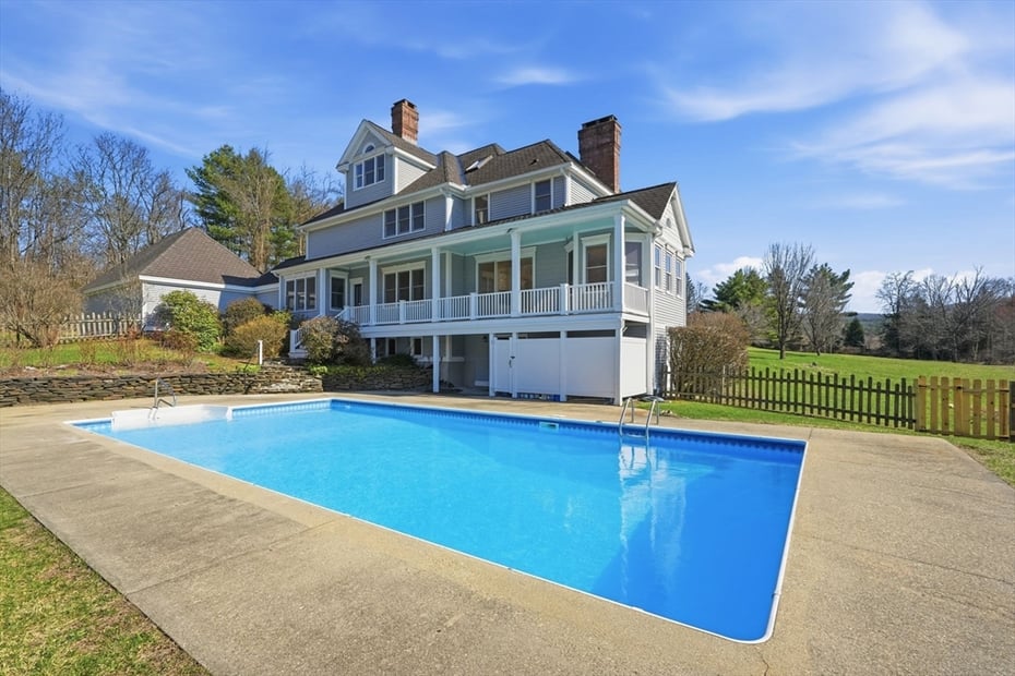 365 Middle St Photo 35