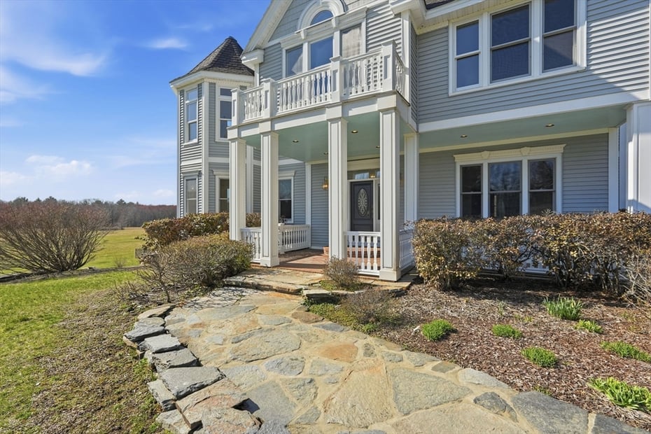 365 Middle St Photo 3