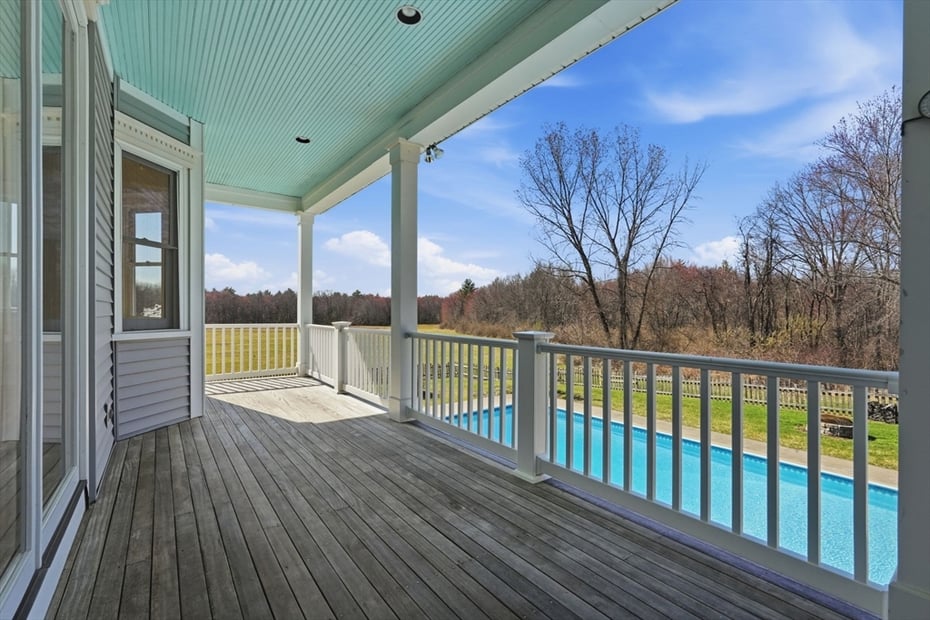 365 Middle St Photo 34