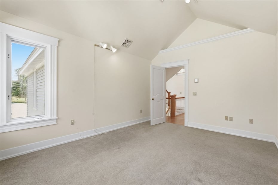 365 Middle St Photo 30