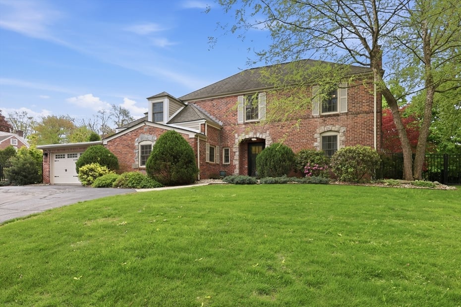 123 Englewood Road Photo 1