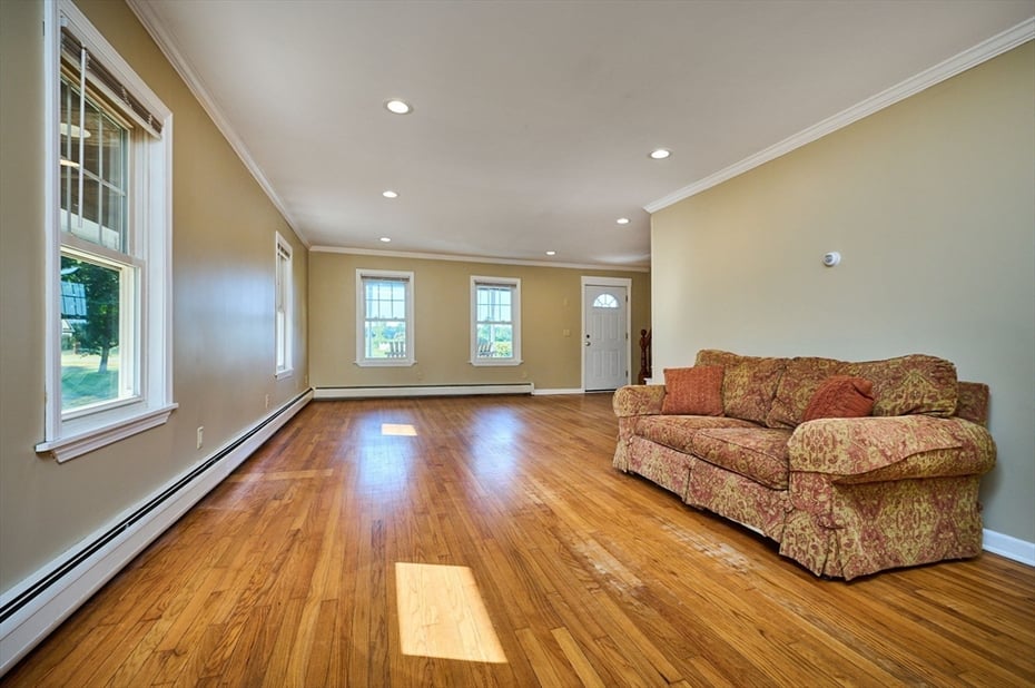 155 Christian Lane Photo 21