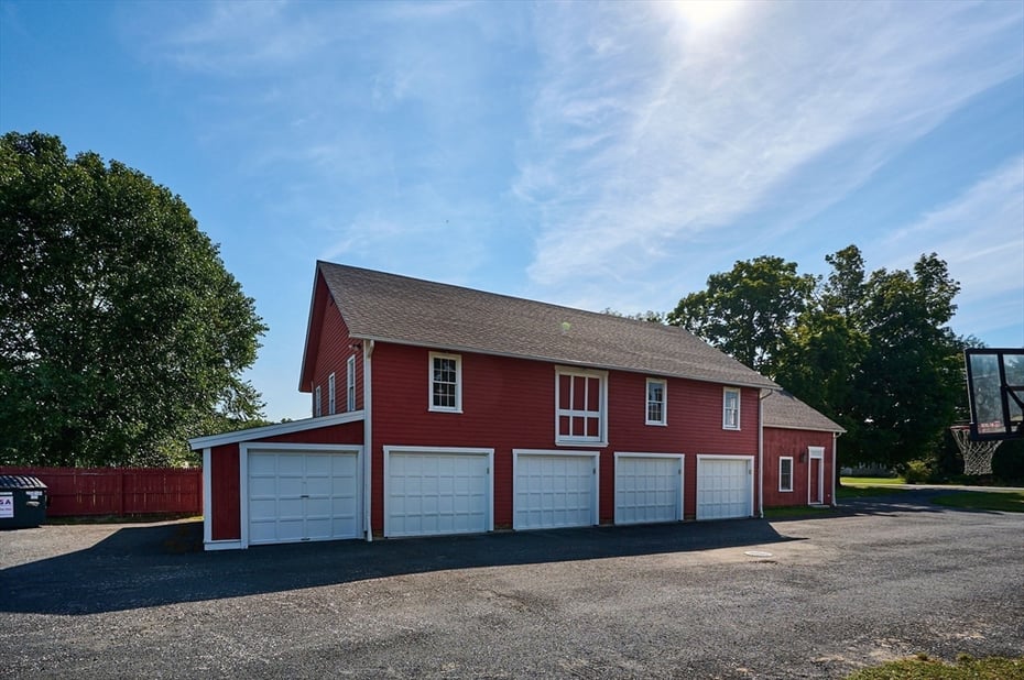155 Christian Lane Photo 1