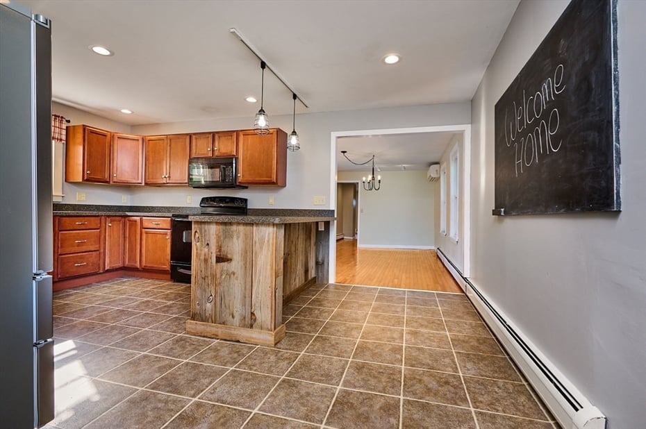155 Christian Lane Photo 18
