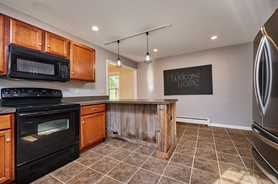 155 Christian Lane Photo 17