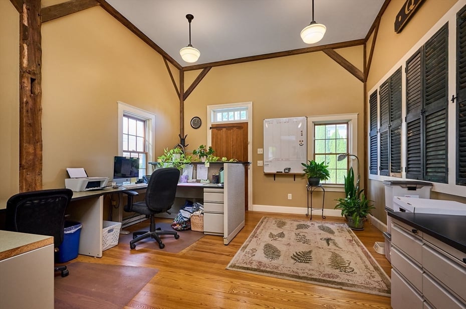 155 Christian Lane Photo 5