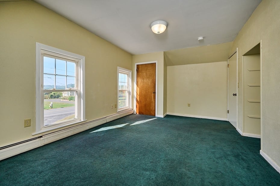 155 Christian Lane Photo 32