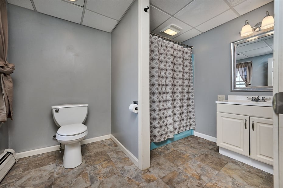 155 Christian Lane Photo 25