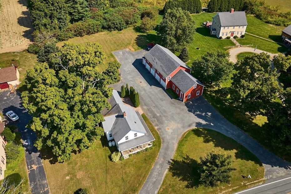 155 Christian Lane Photo 24