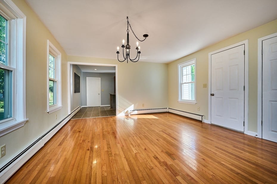 155 Christian Lane Photo 20