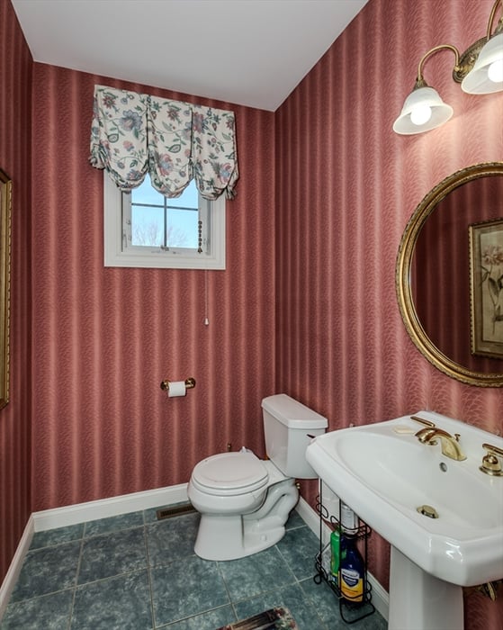 27 Summerfield Rd Photo 19