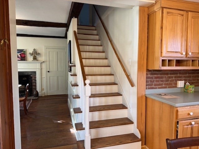 46 Maple St Photo 23