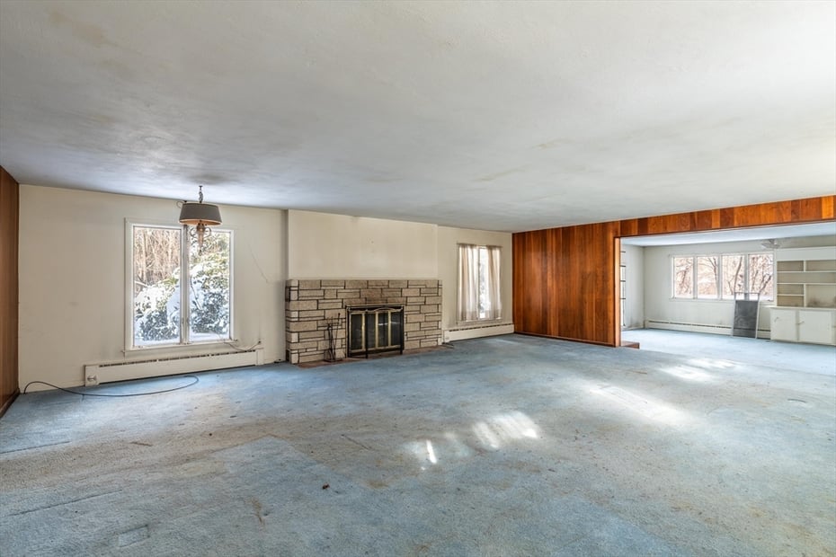 7 Christian Ln Photo 5