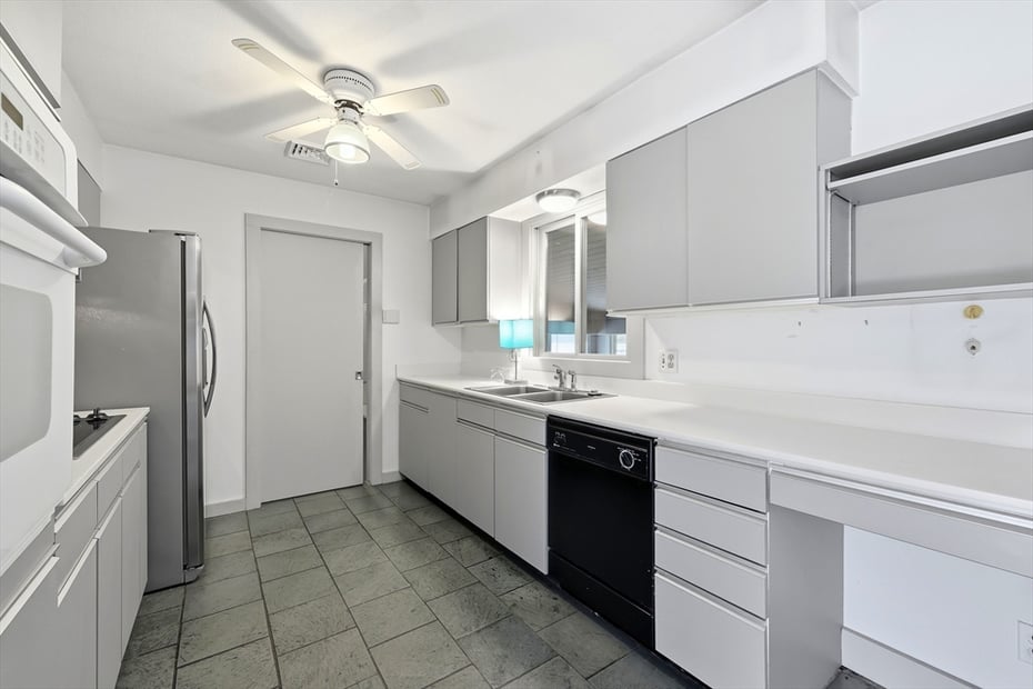 26 Gore Avenue Photo 8
