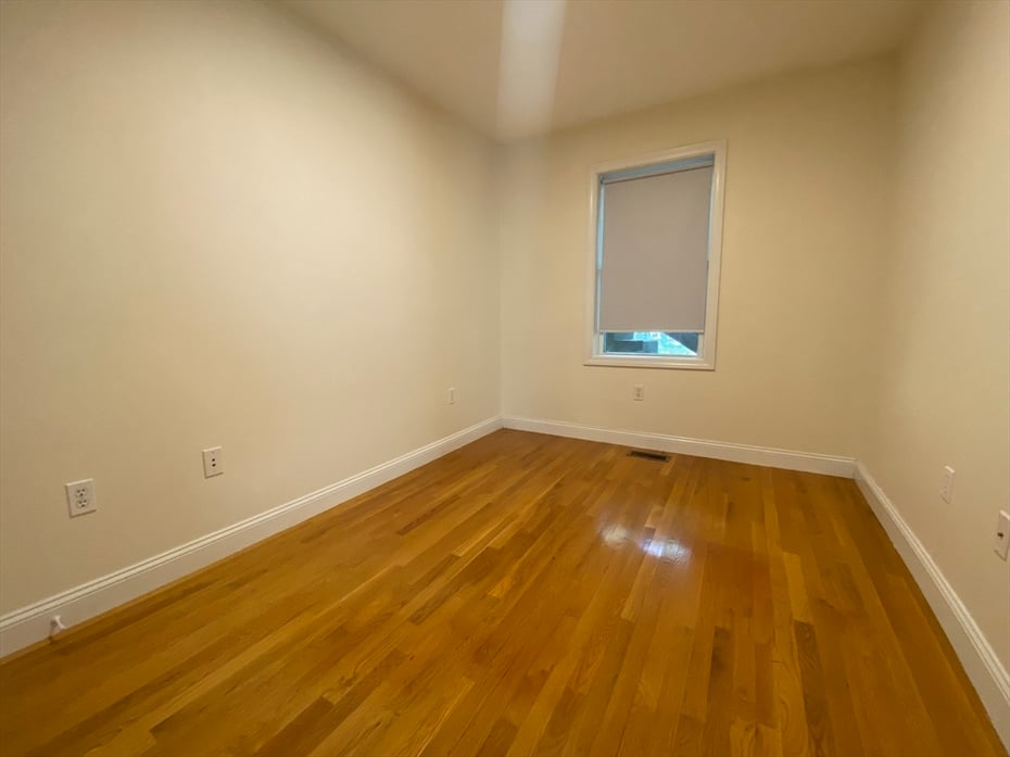 20 Clarendon St #20 Photo 7