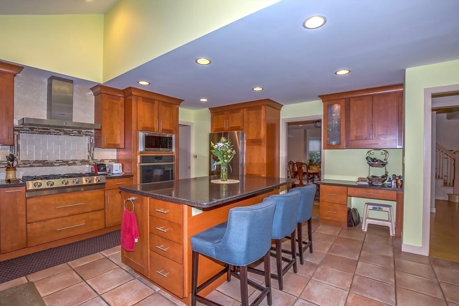 70 Tennyson Dr Photo 13