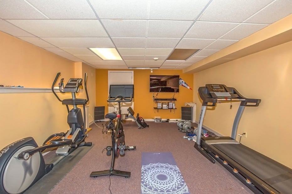 70 Tennyson Dr Photo 35