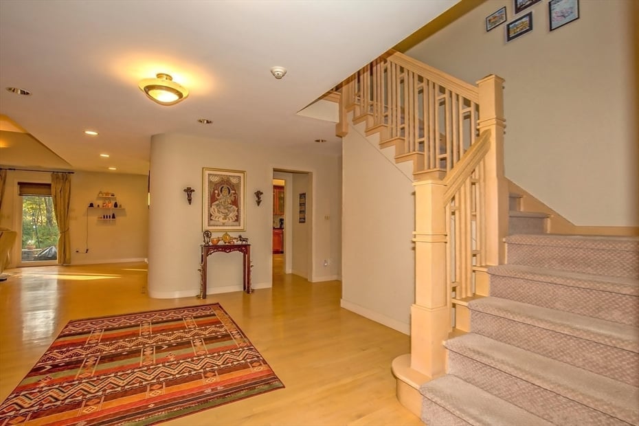 70 Tennyson Dr Photo 23