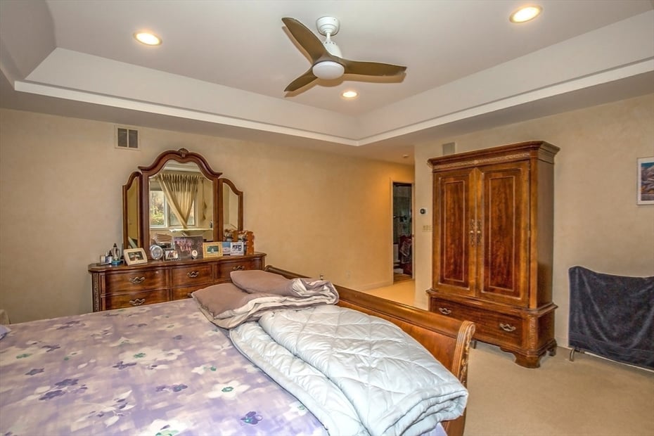 70 Tennyson Dr Photo 24