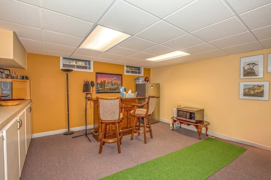 70 Tennyson Dr Photo 33