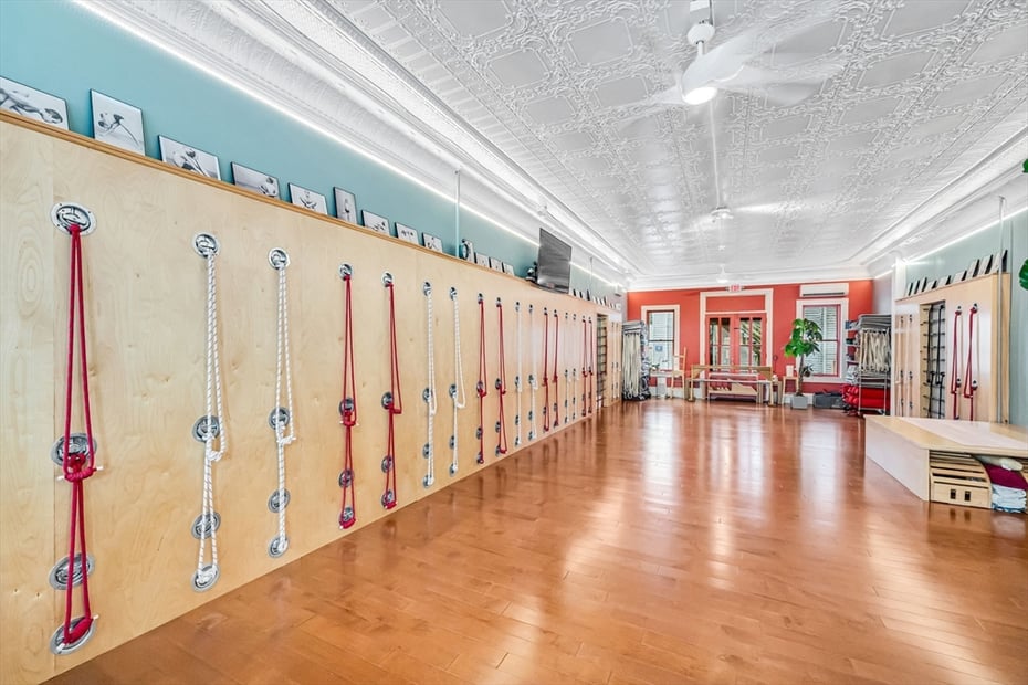 76 Maple St Photo 12