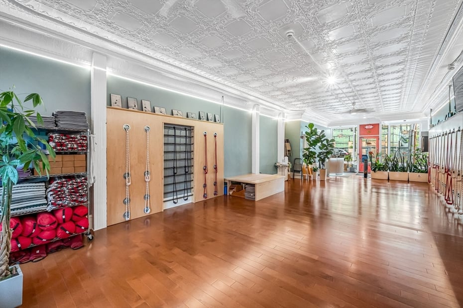 76 Maple St Photo 13