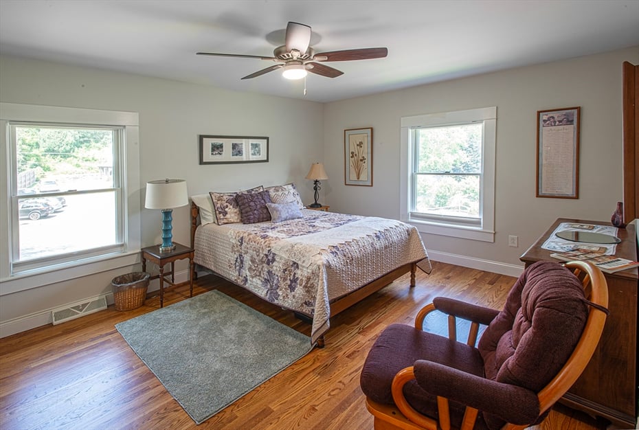 136 Main Street Photo 23